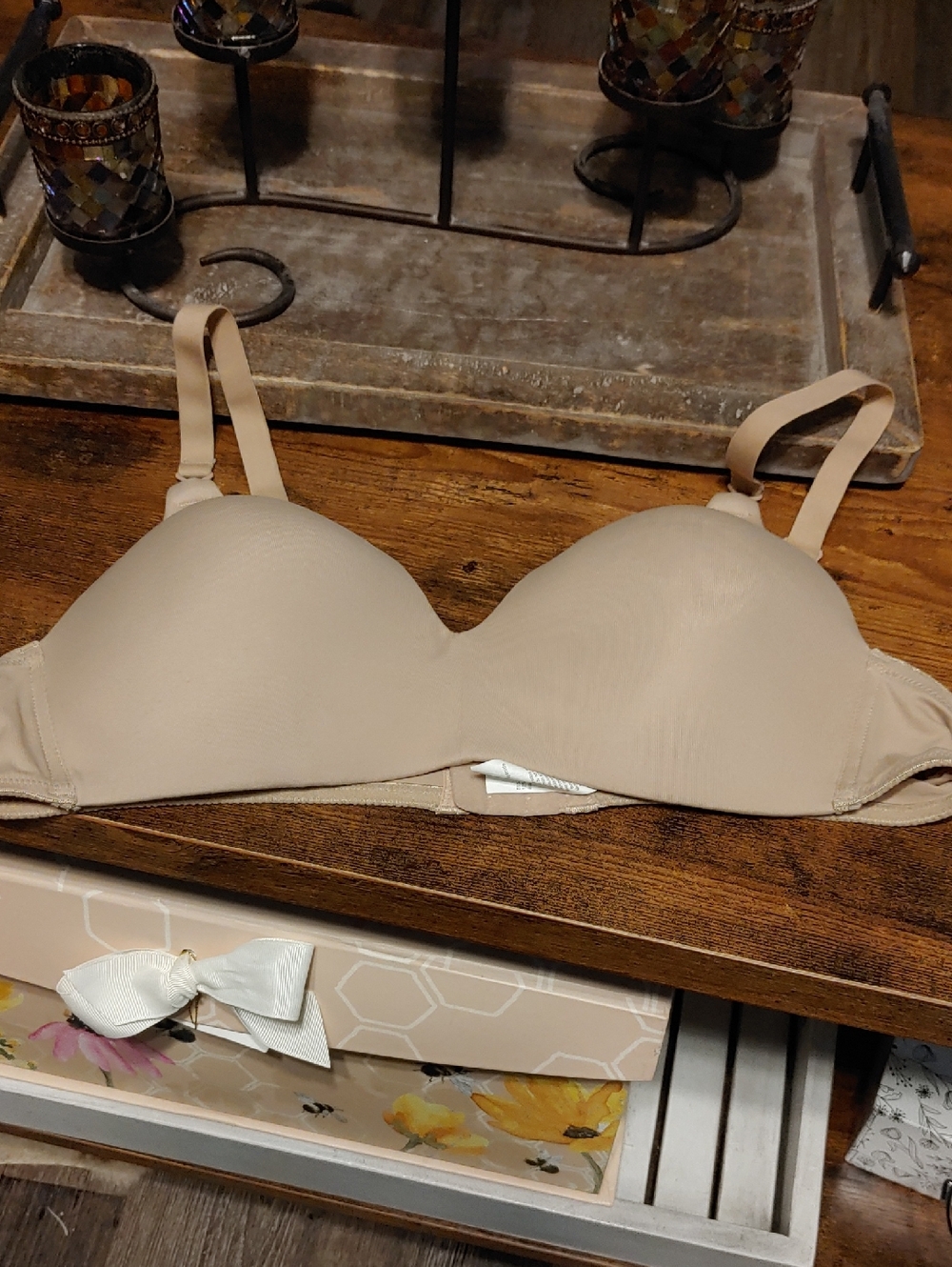 NWOT Warner's 38B Beige Padded Wirefree bra